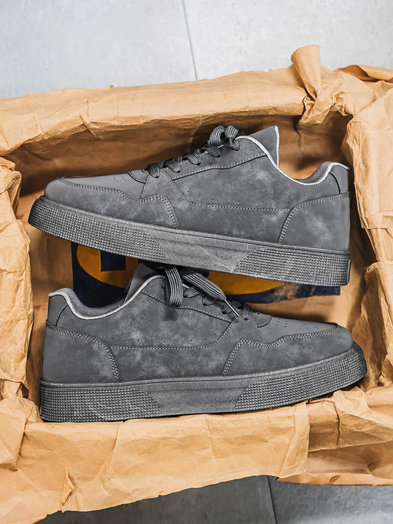 CORVO SUEDE SNEAKERS