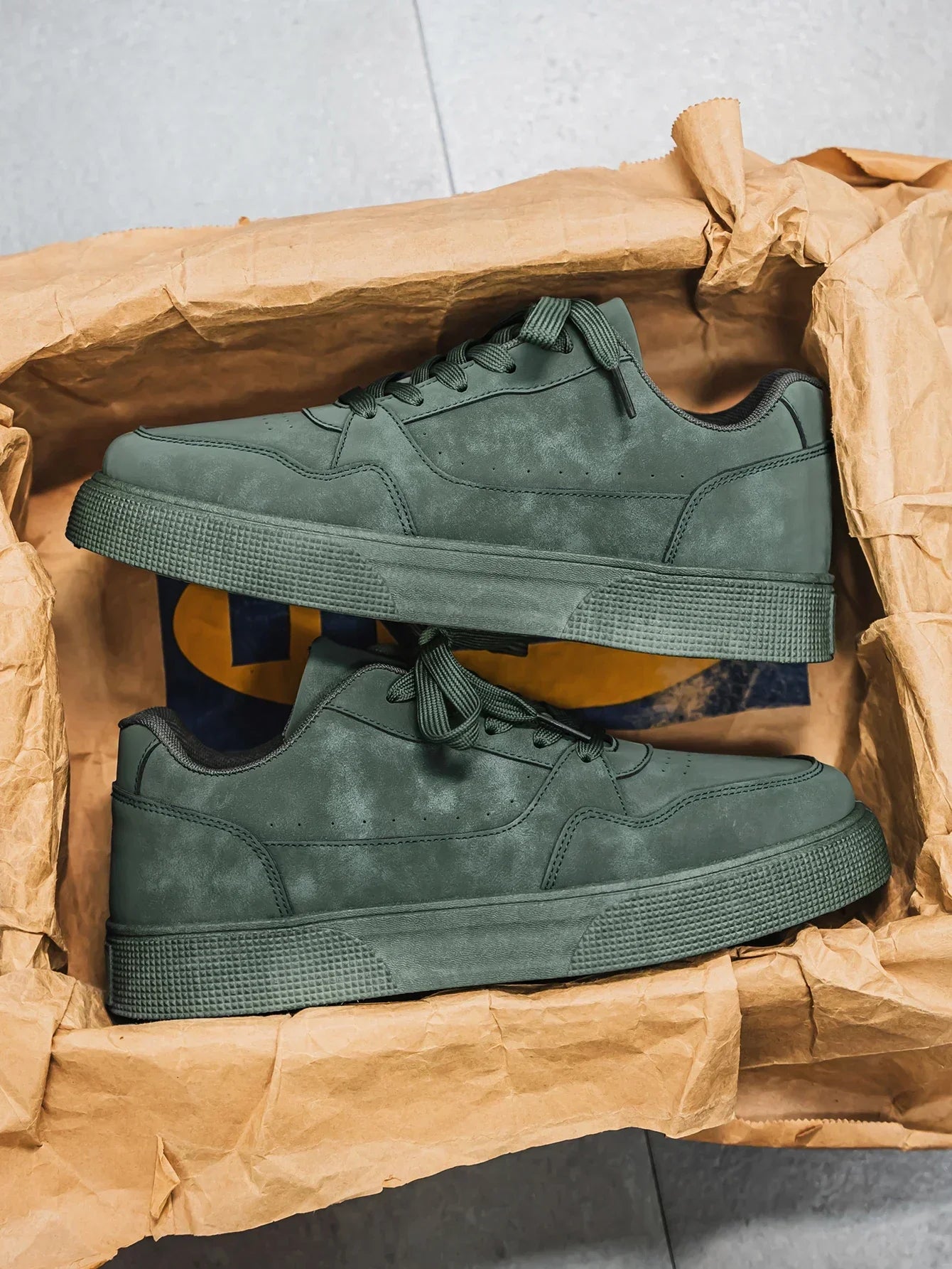 CORVO SUEDE SNEAKERS